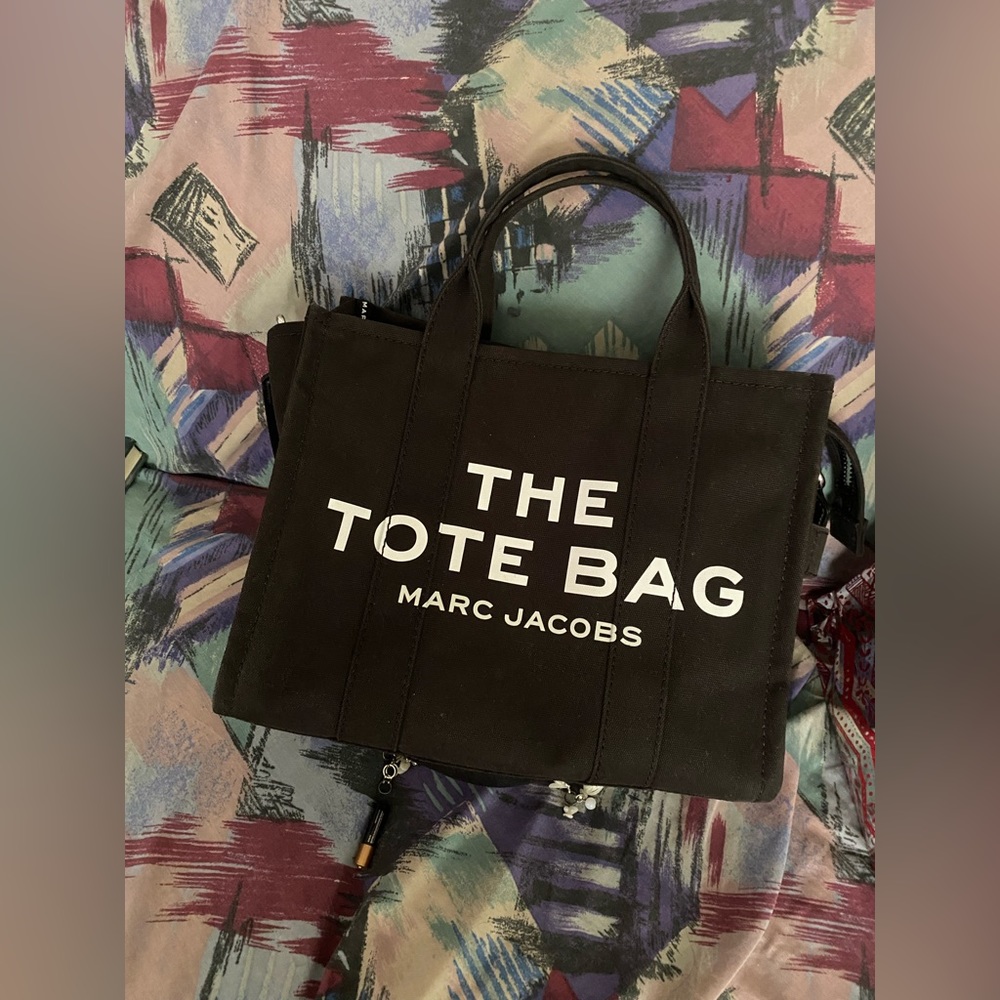 Mark Jacobs Medium Black Black Tote Bag